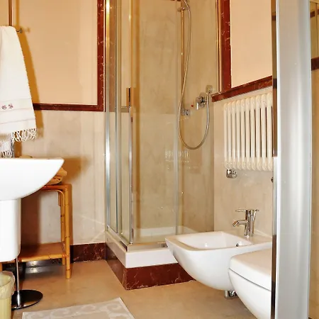 Cavour33 4* Massa (Tuscany)