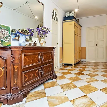 Cavour33 Bed & Breakfast Massa (Tuscany)