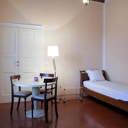 Cavour33 Bed & Breakfast Massa (Tuscany)