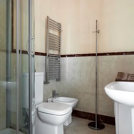 Cavour33 3* Massa (Tuscany)